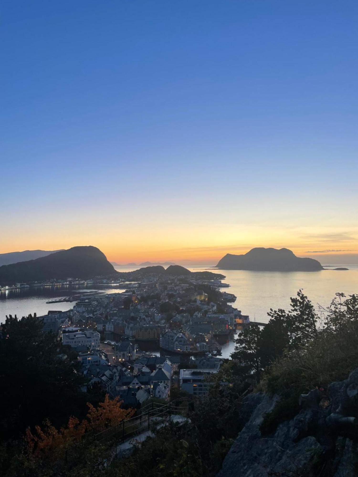 Koselig Leilighet I Sentrum Ålesund Exterior foto